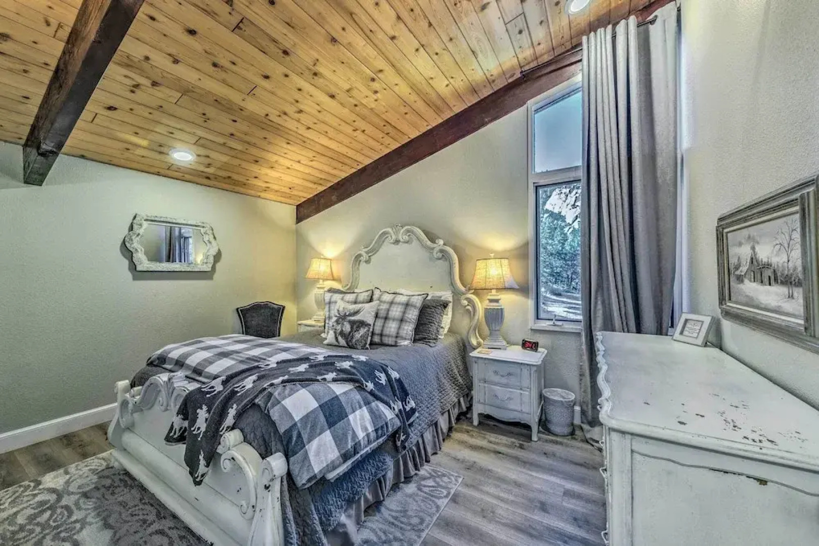 Serene Alto Cabin w/ Mountain Views & Fire Pit!