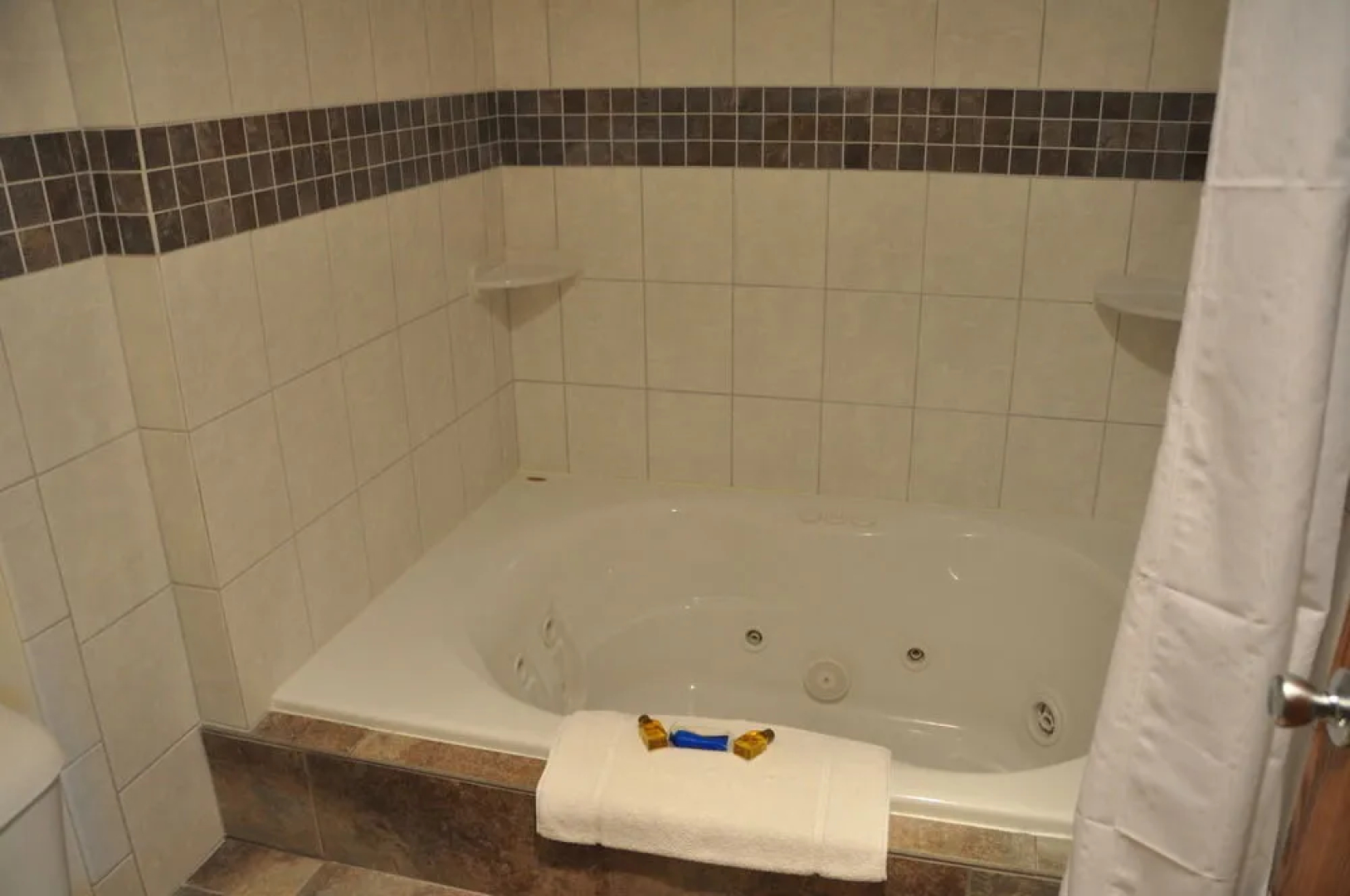 Shepherd Mountain Inn & Suites