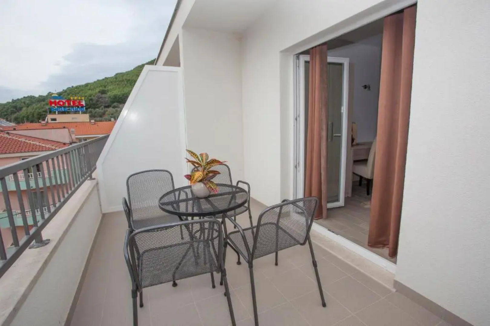Apartments Bota