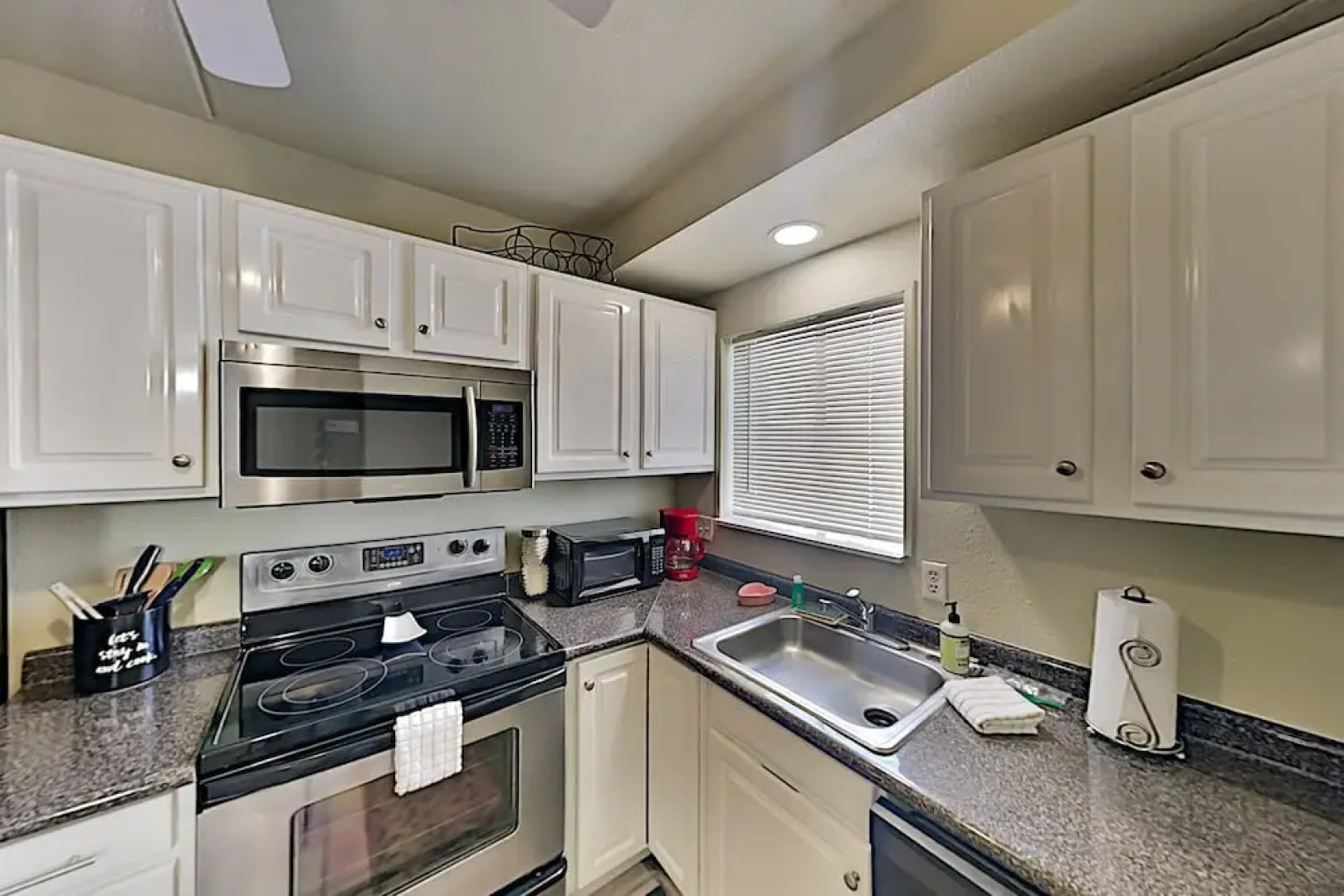 Lovely Canal-front W/ Pools & Boat Slip 2 Bedroom Condo