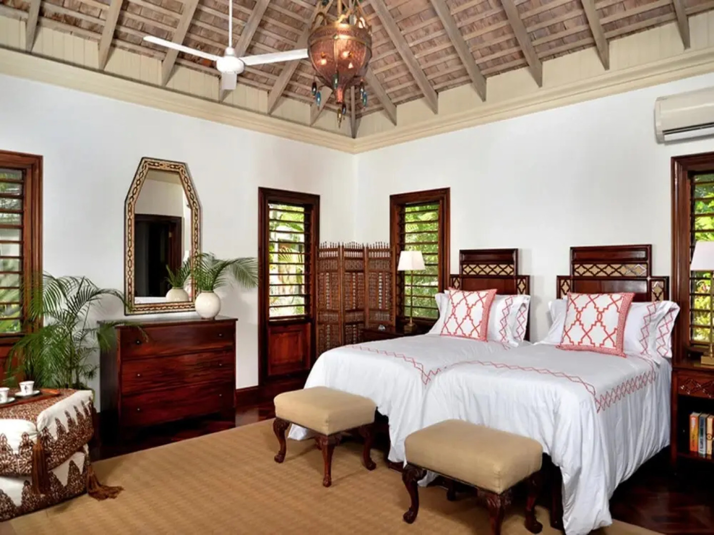 Sunny Vacation Villa 20