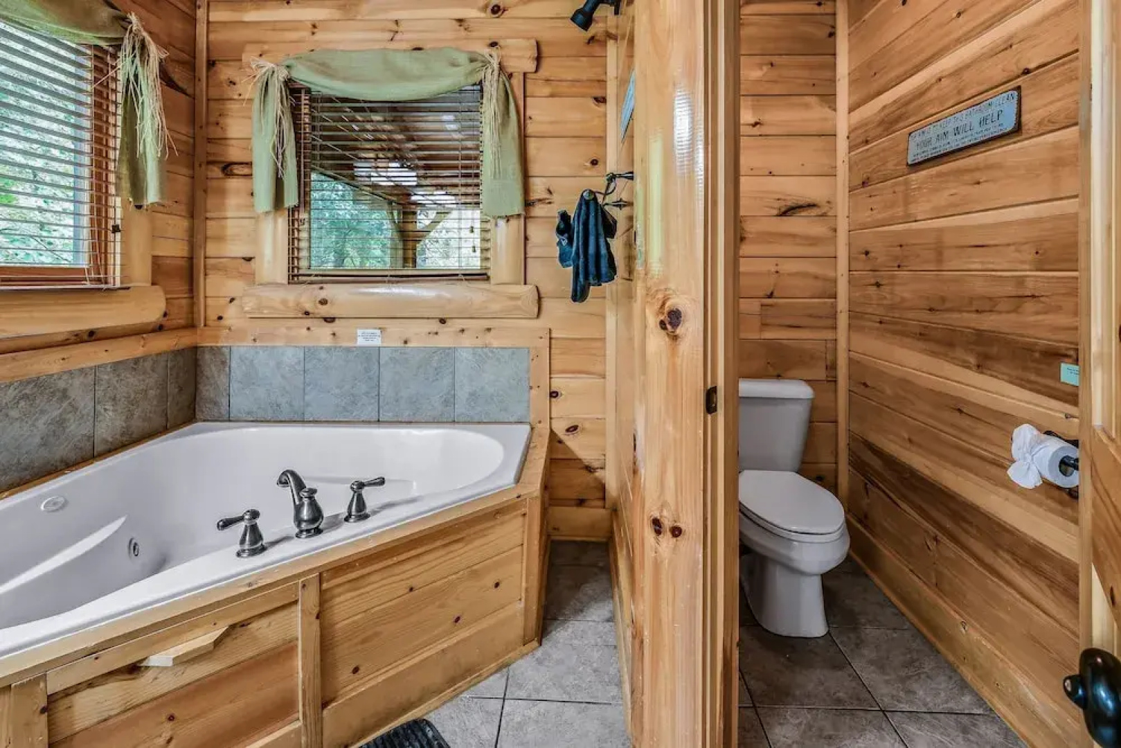 A Mountain Spirit 3 Bedroom Cabin by RedAwning