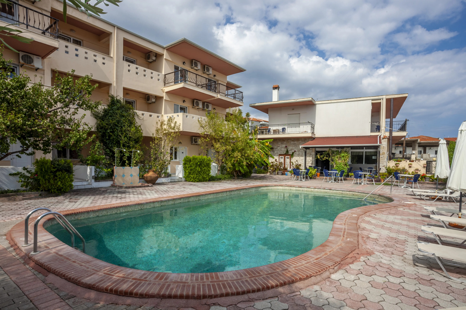 Skentos Hotel