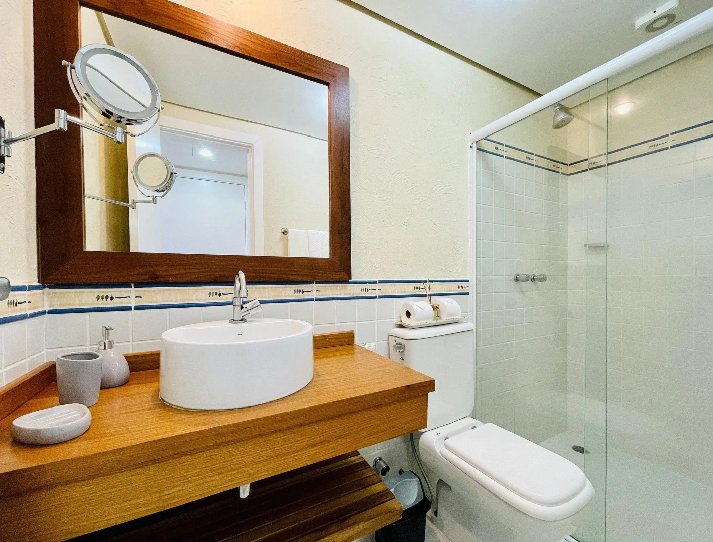 Apto c/ piscina e vista para o mar - Caraguatatuba