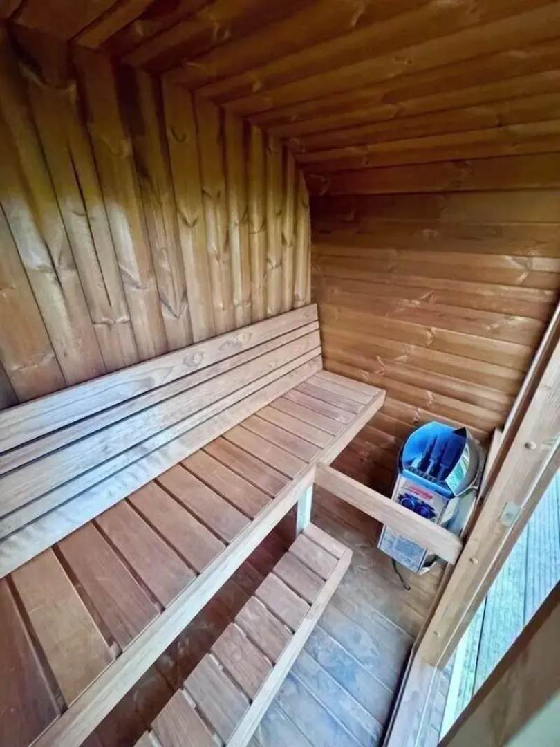 60 Mile Inn-Luxury Pods with Hot Tubs