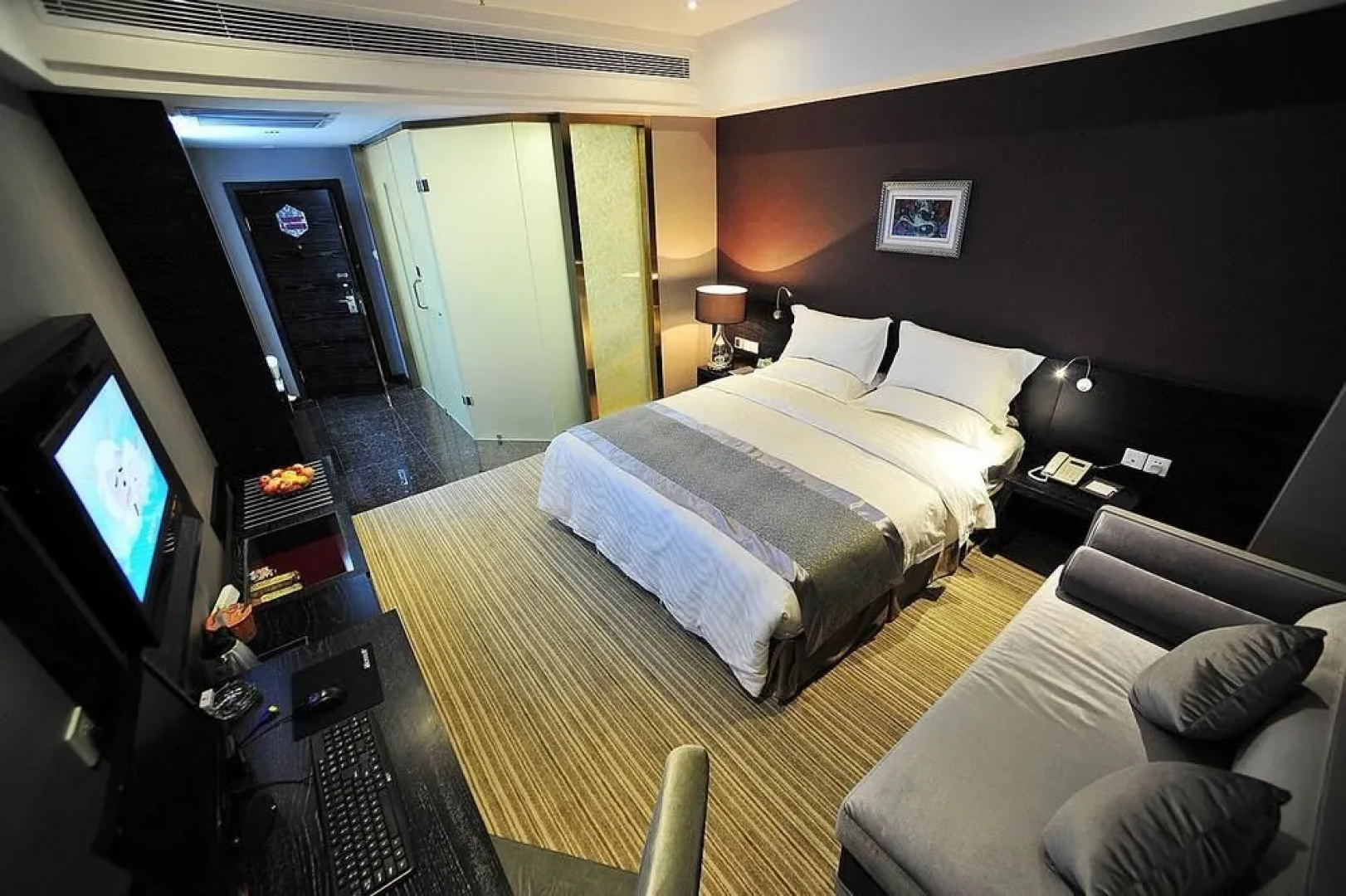 Mayford Hotel