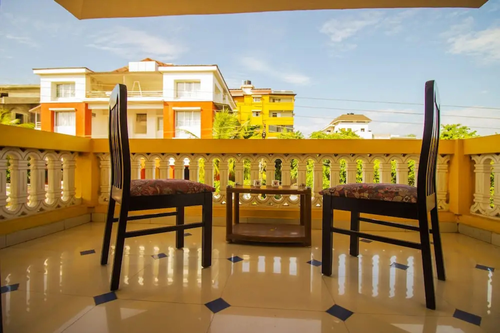 OYO 18739 Home Spacious 2BHK Sangolda