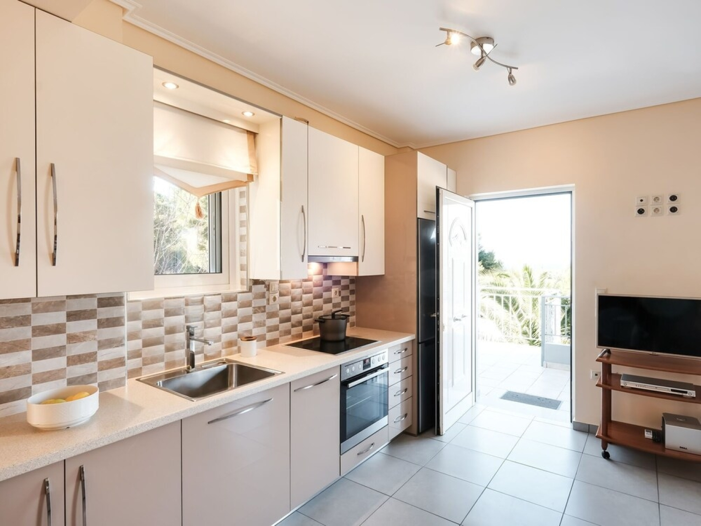 Restful Holiday Home in Attica With Garden and Fireplace