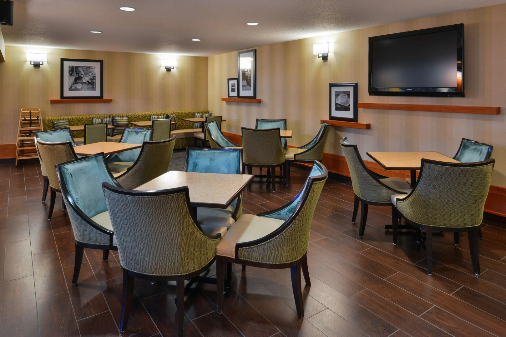 Hampton Inn & Suites By Hilton Calgary- University Northwest