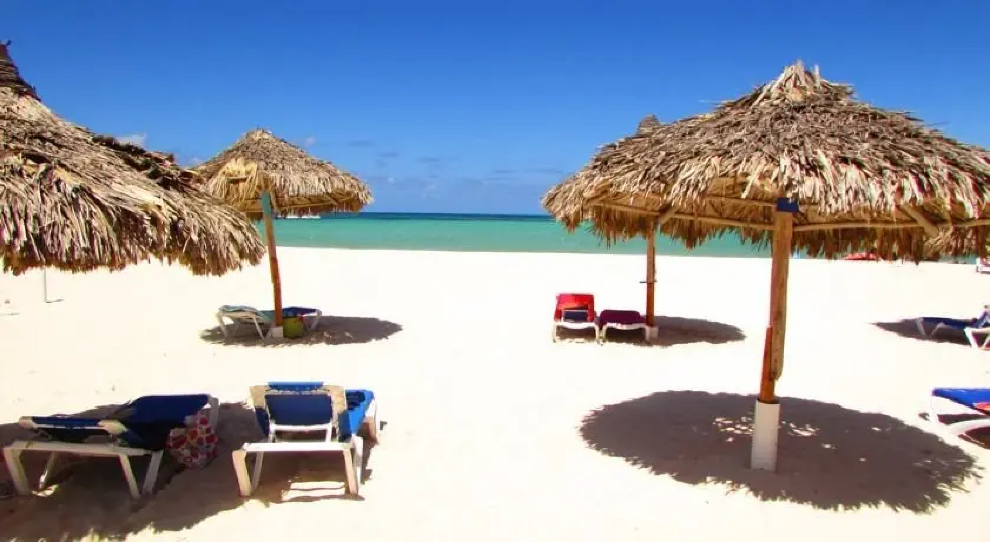 Los Corales Beach Apartments