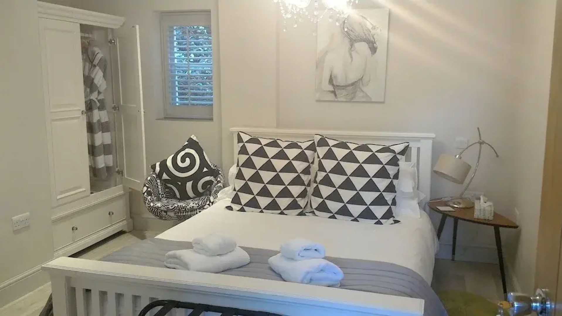 Whispering Cottages Bed and Breakfast