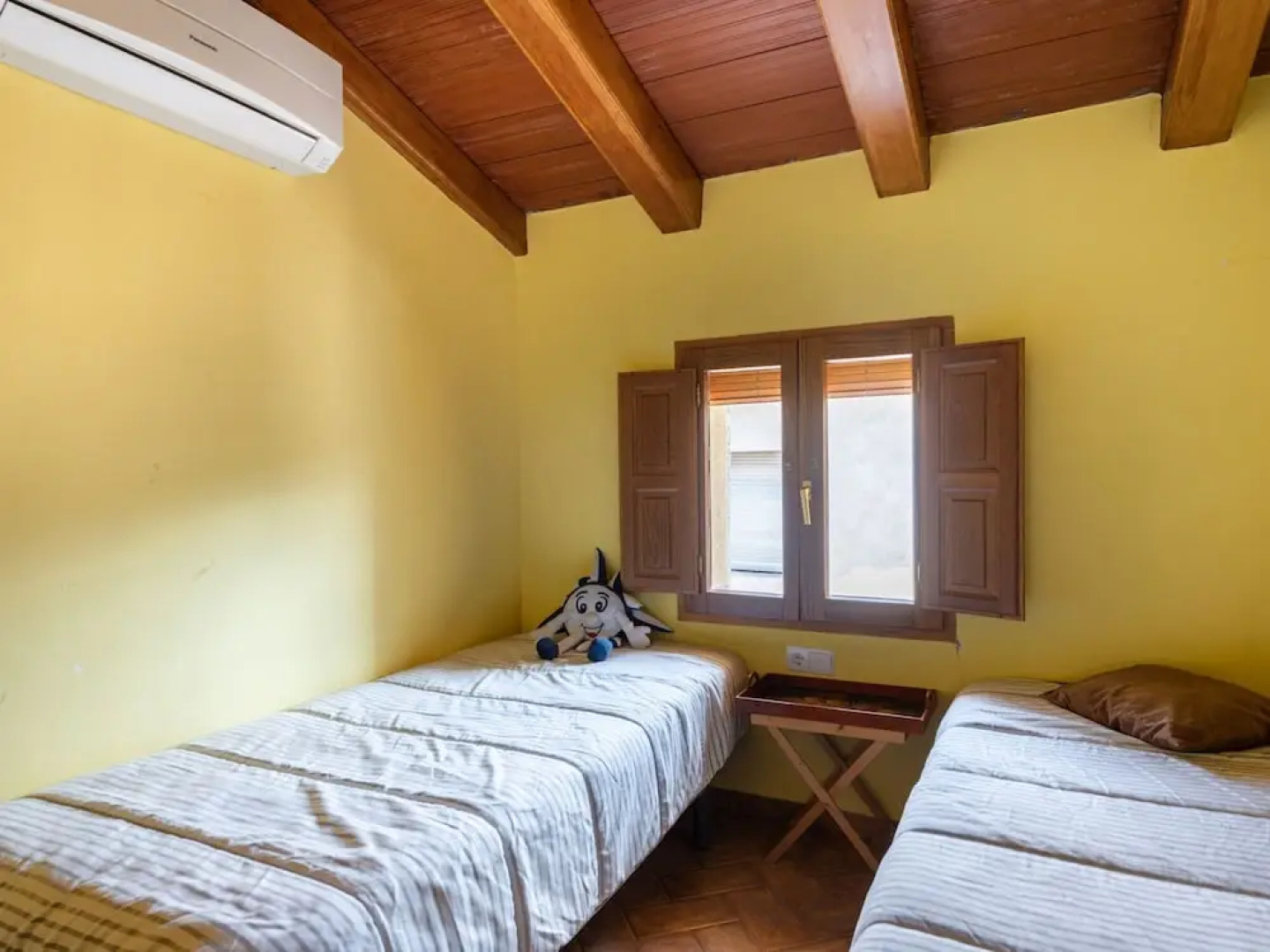 Cosy Holiday Home in Valencia With Billiards and Barbecue