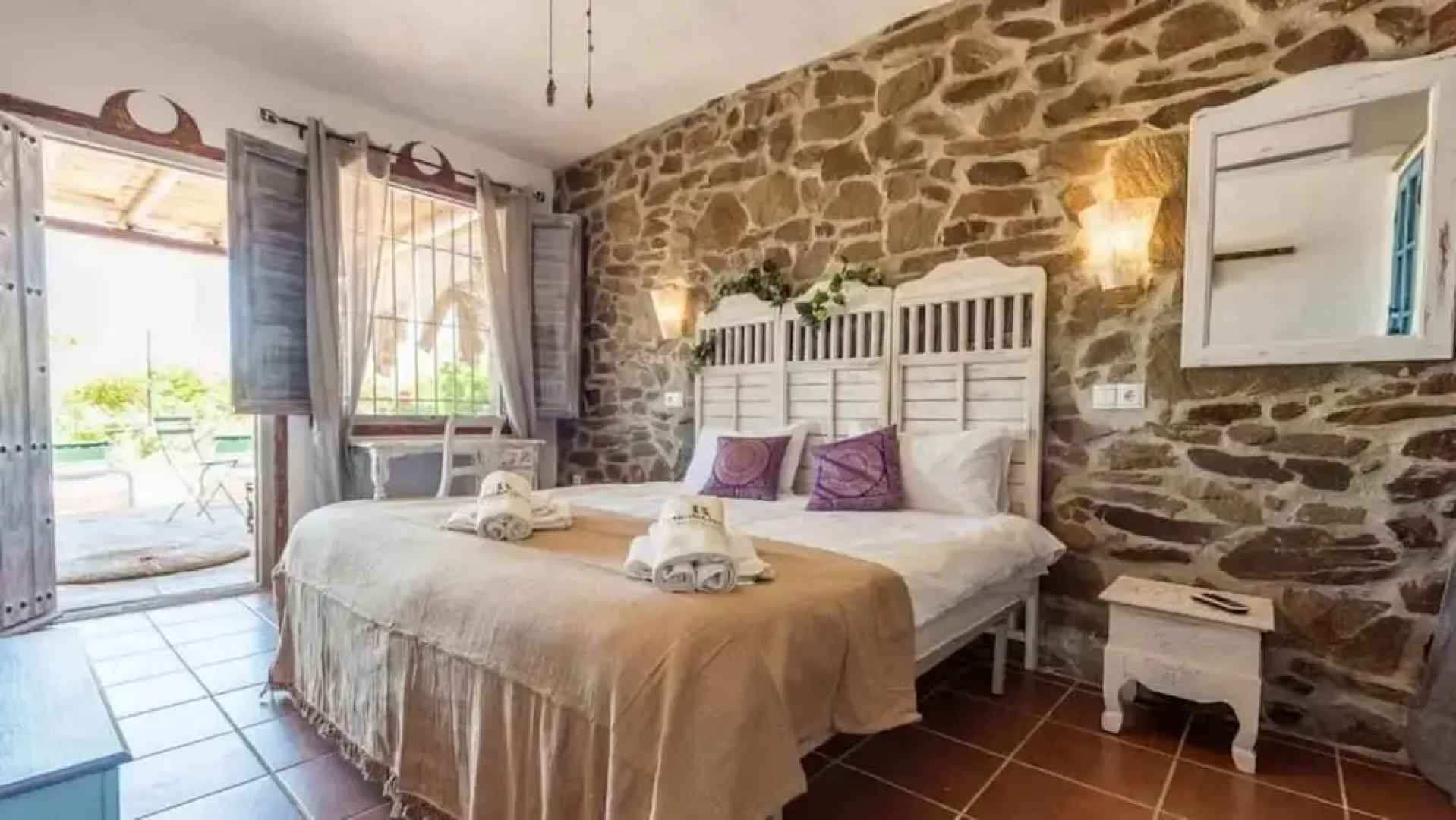 Sayalonga Villa Retreat With 7 Bedrooms