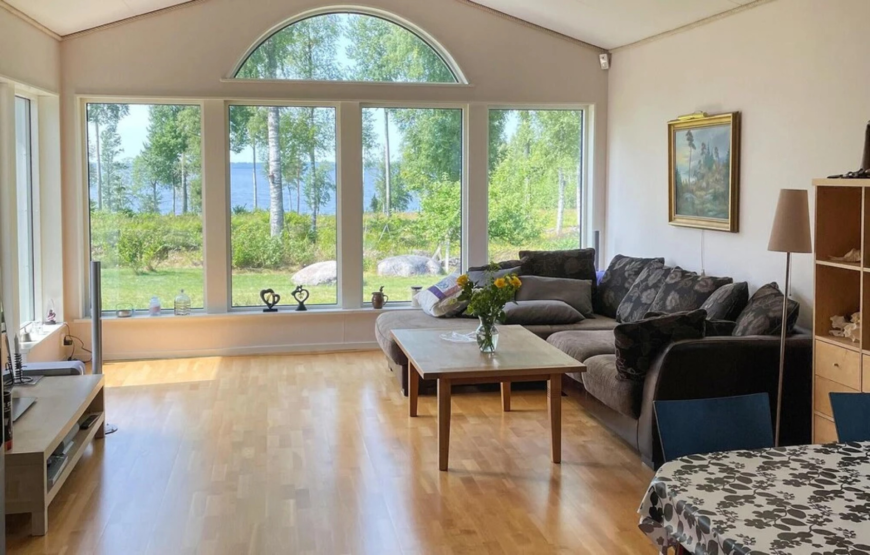 Amazing Home in Tived With Wifi and 2 Bedrooms