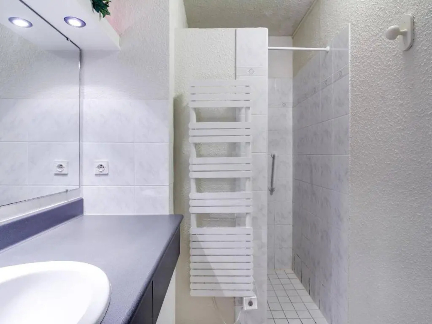 Appartement Esquièze-Sère, 3 pièces, 6 personnes - FR-1-402-24