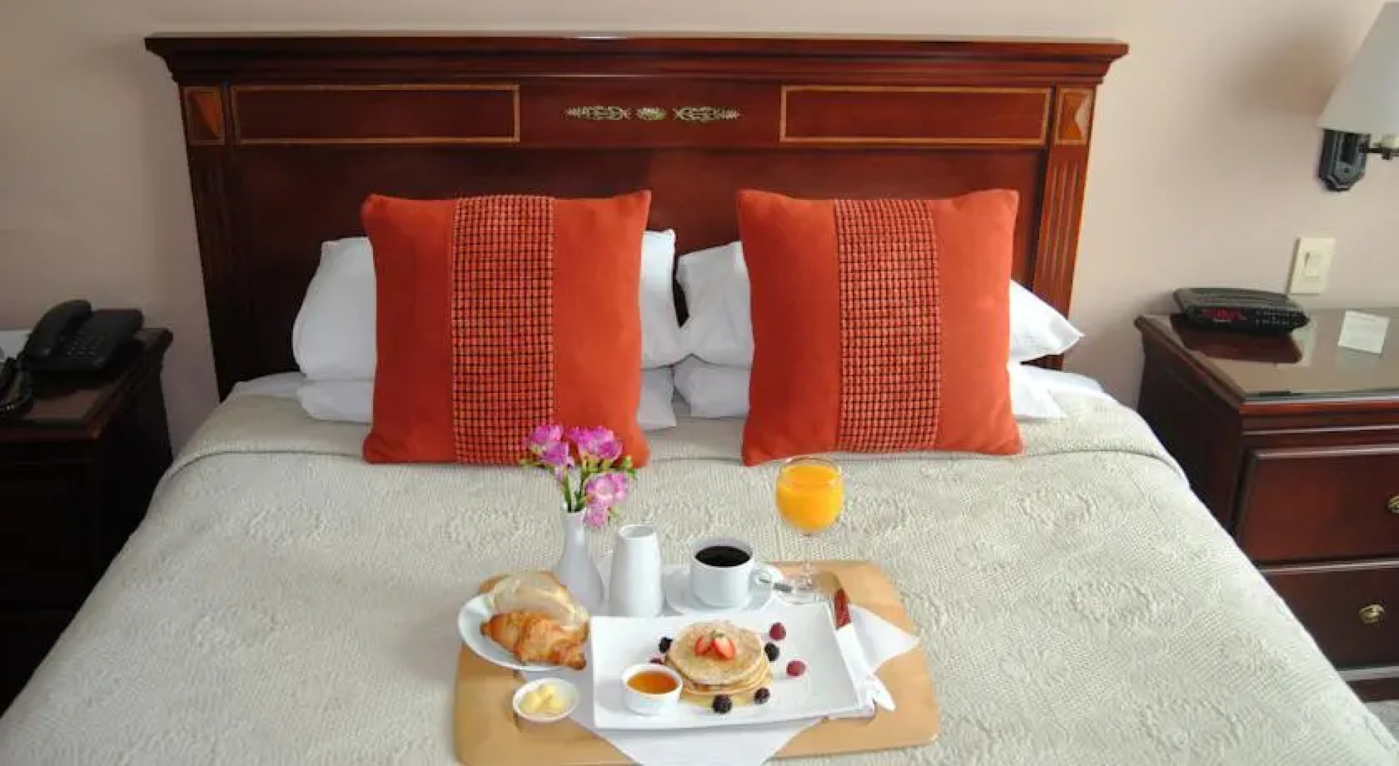 La Colina Suites Hotel