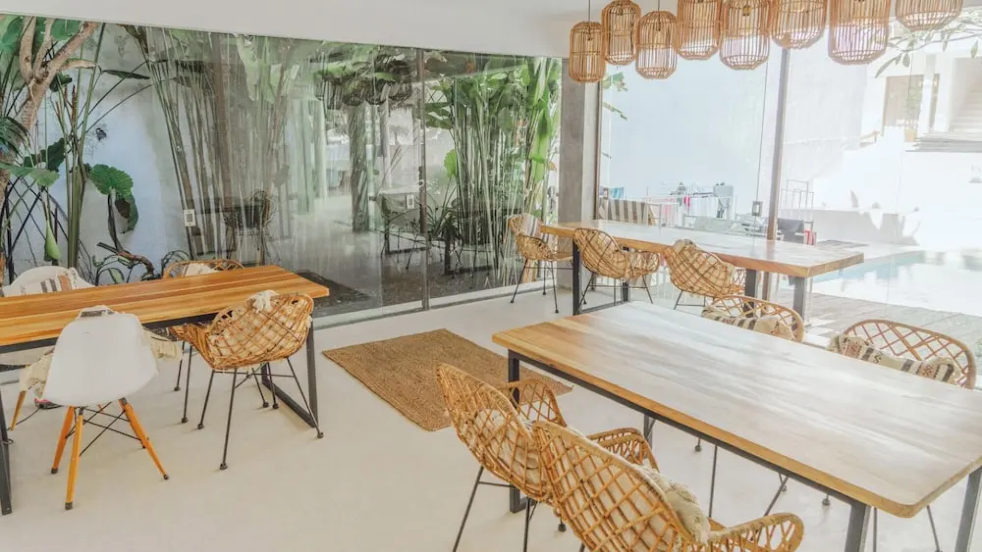 The Green Room Canggu - Hostel