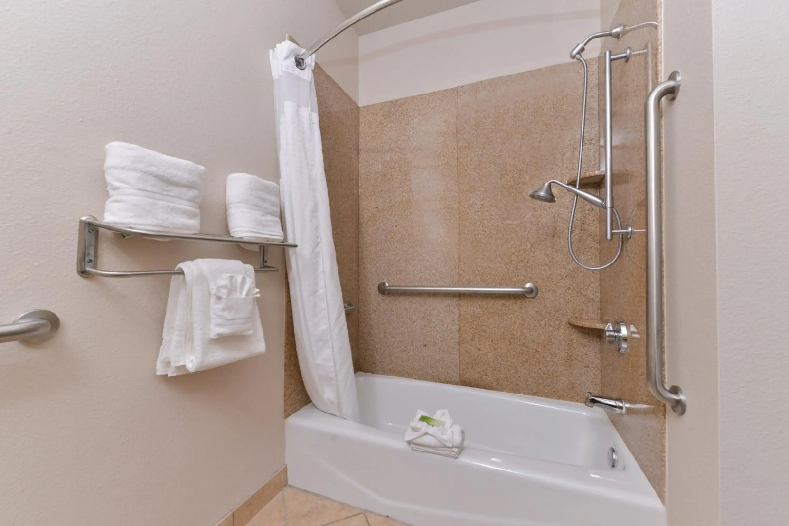 Holiday Inn Express Hotel & Suites Sherman Highway 75 by IHG