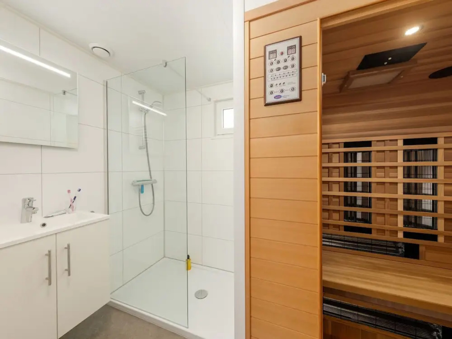 Chalet in Kijkduin With Sauna & Comfort