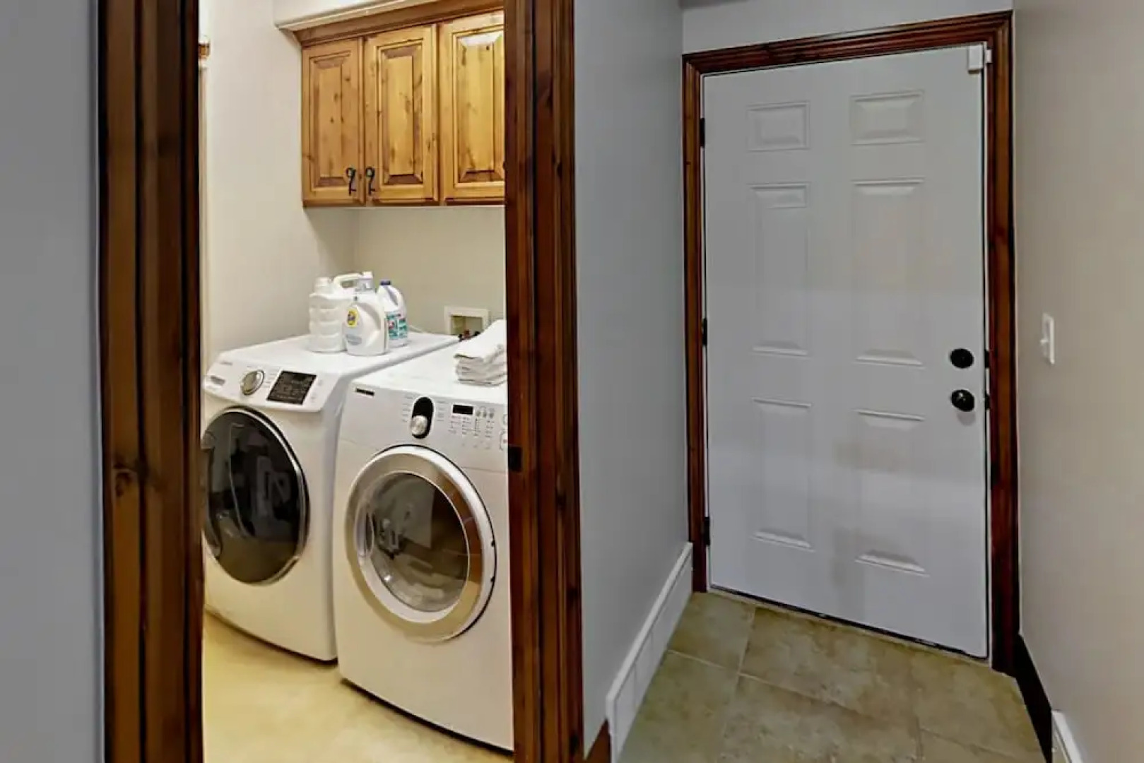 Big Townhome W/ Hot Tub, Views, 3 Living Rooms 5 Bedroom Townhouse