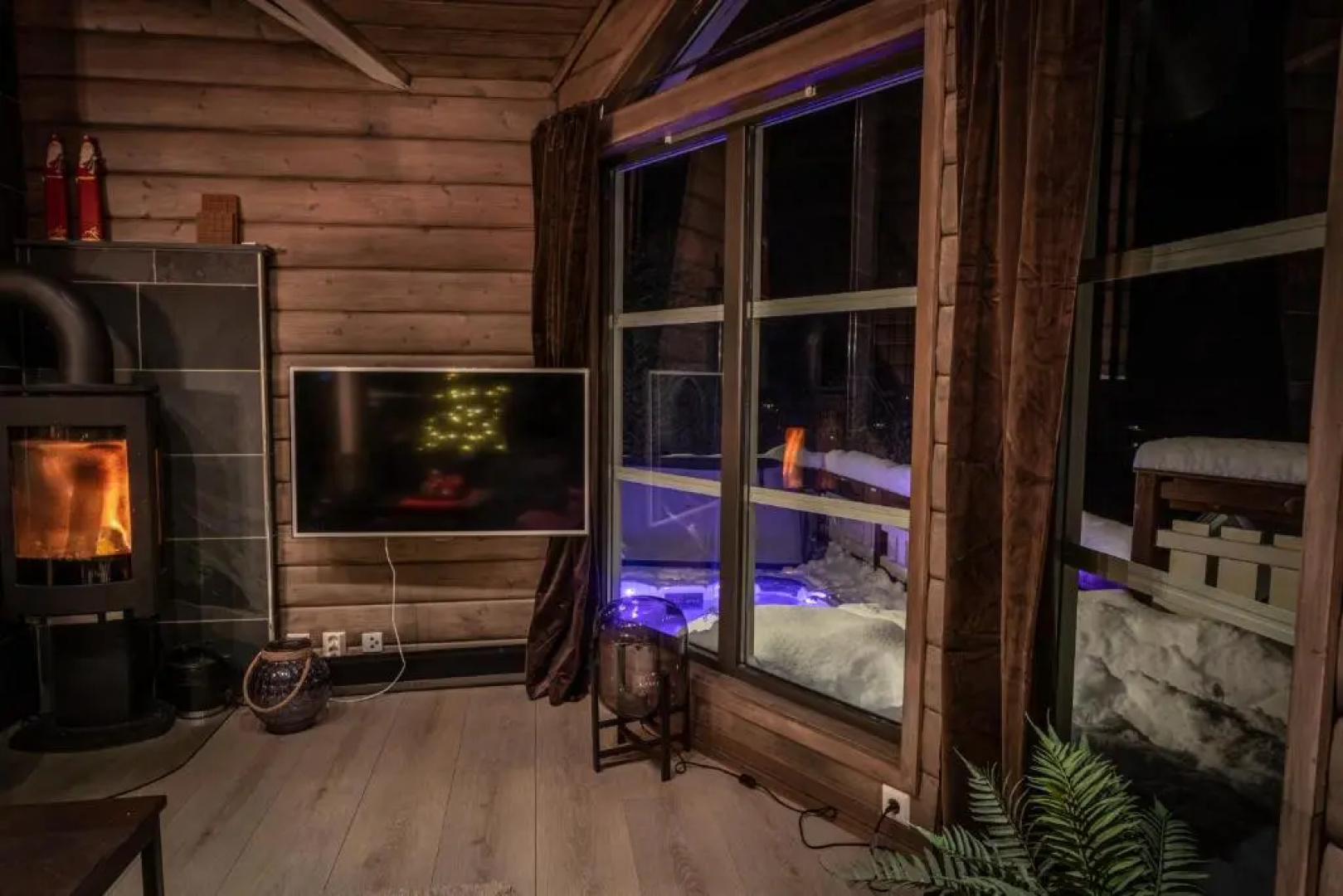 Cabin in Hodlekve with 5 bedrooms & hot tub.