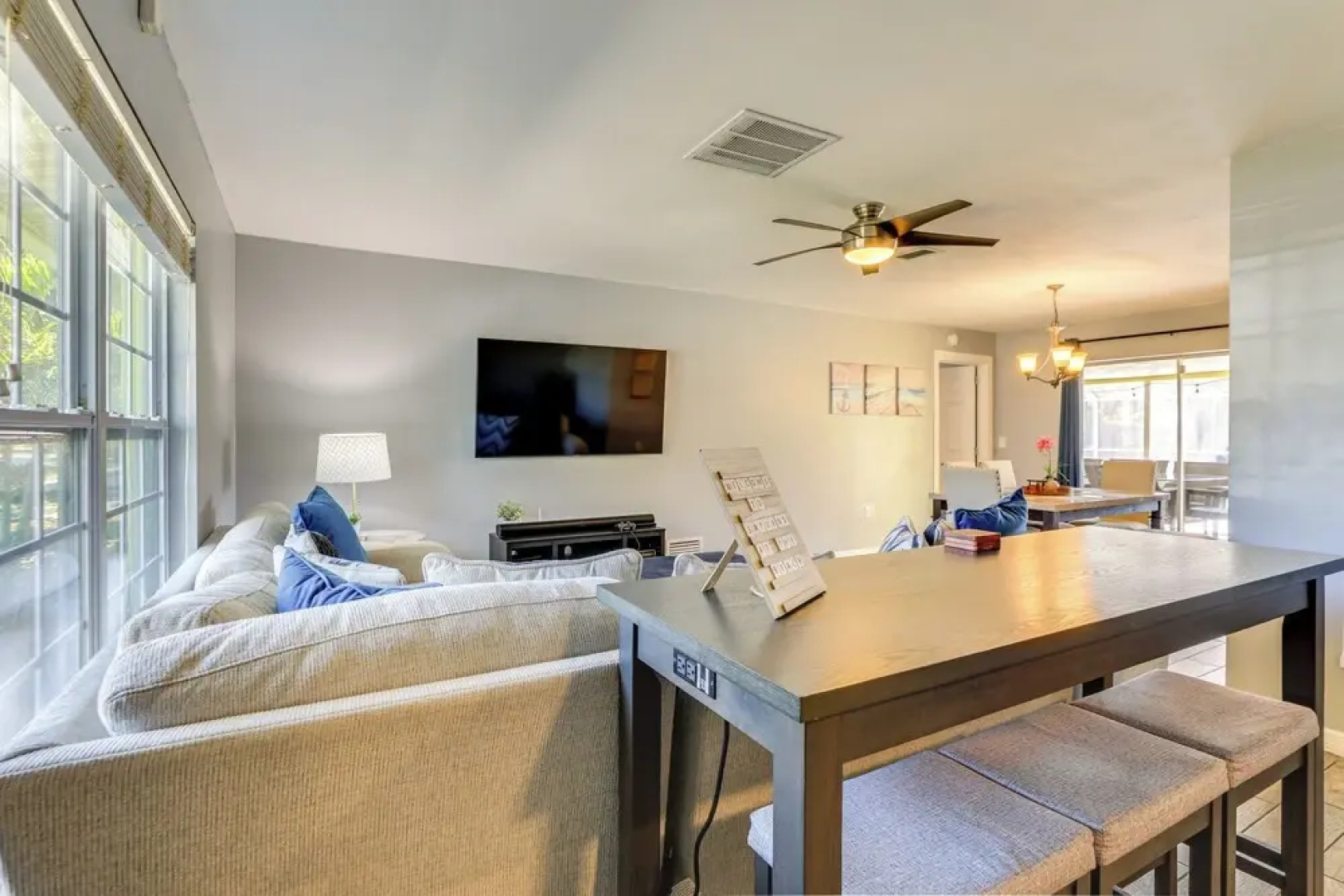 Sarasota Home w/ Heated Pool: 3 Mi to Airport!