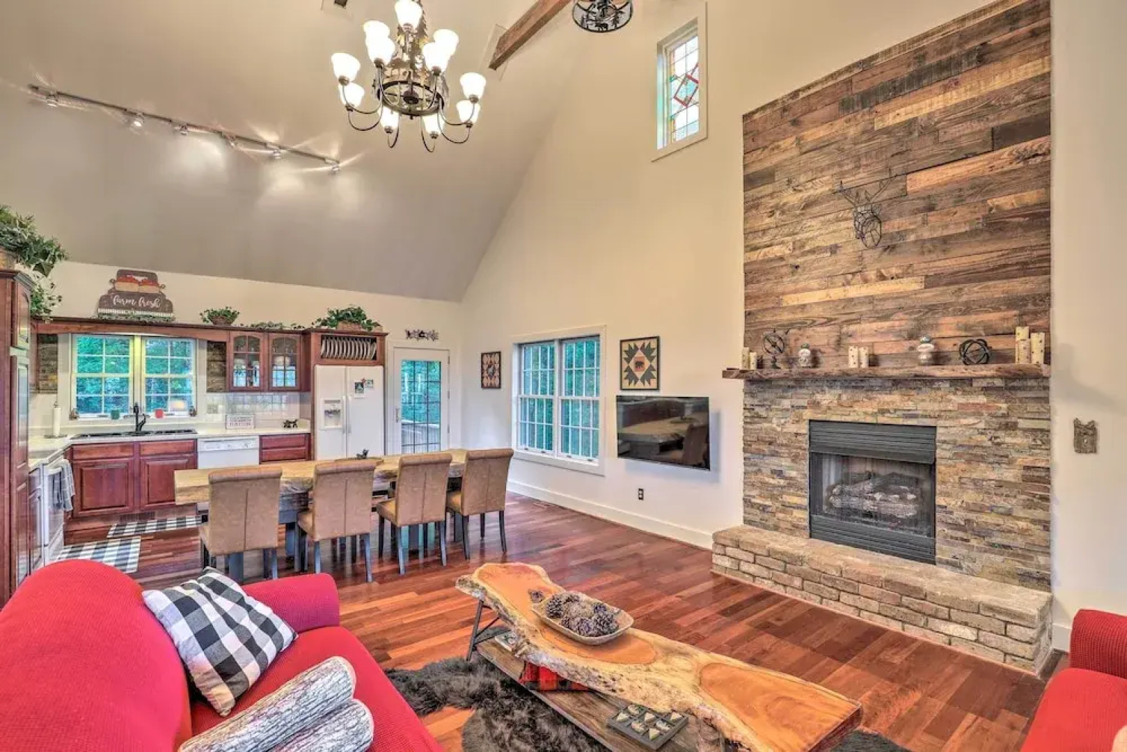 Tranquil Hendersonville Cabin w/ Mountain Views!