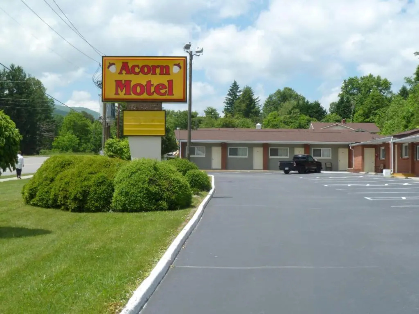 Acorn Motel