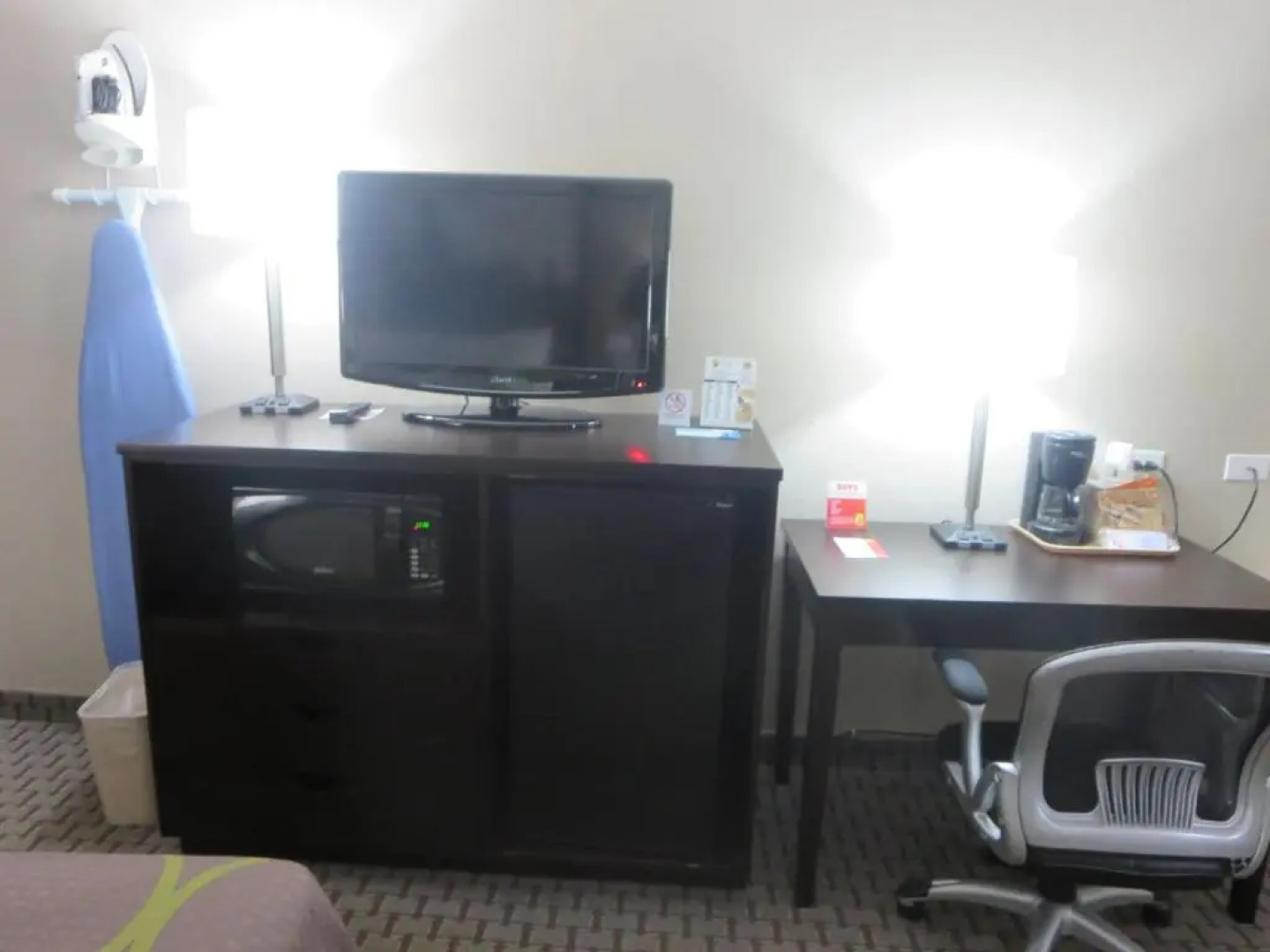 Super 8 Mundelein/Libertyville Area