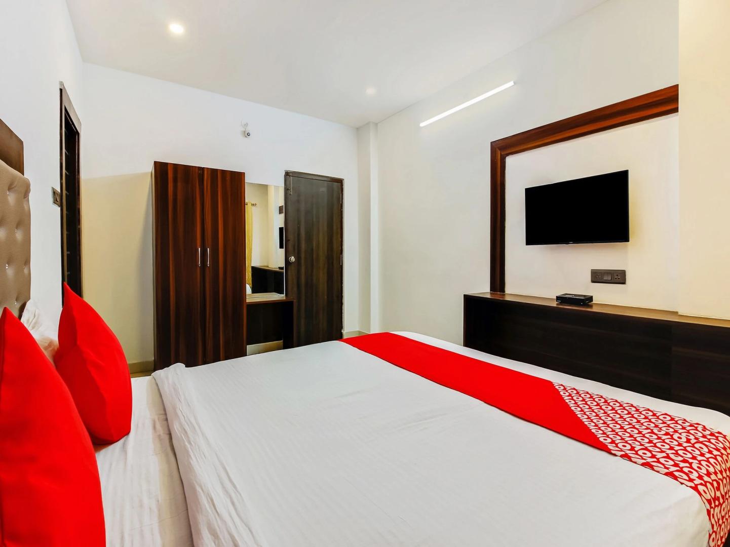 OYO 29131 Hotel MN Grand