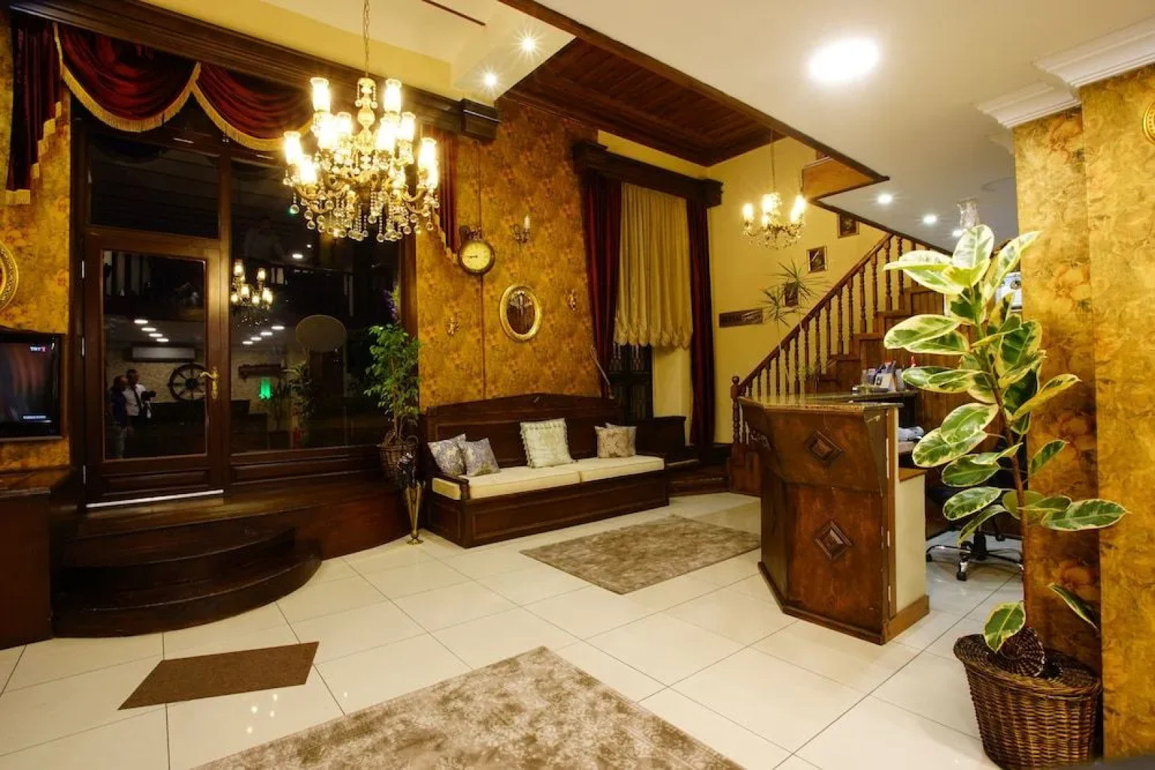 Otel Tahir Aga Konagi