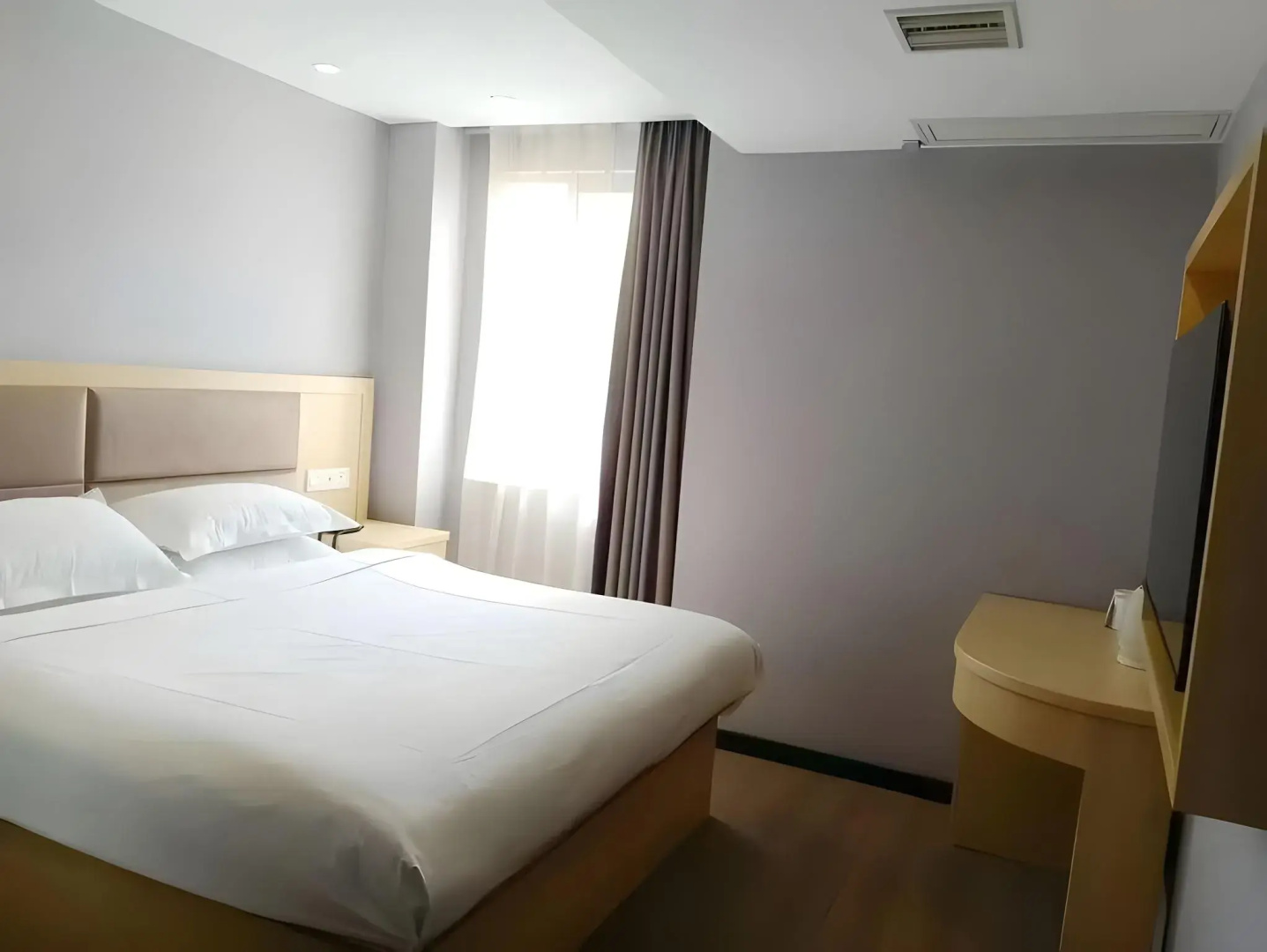 GreenTree Inn Jiujiang Railway Station Hotel