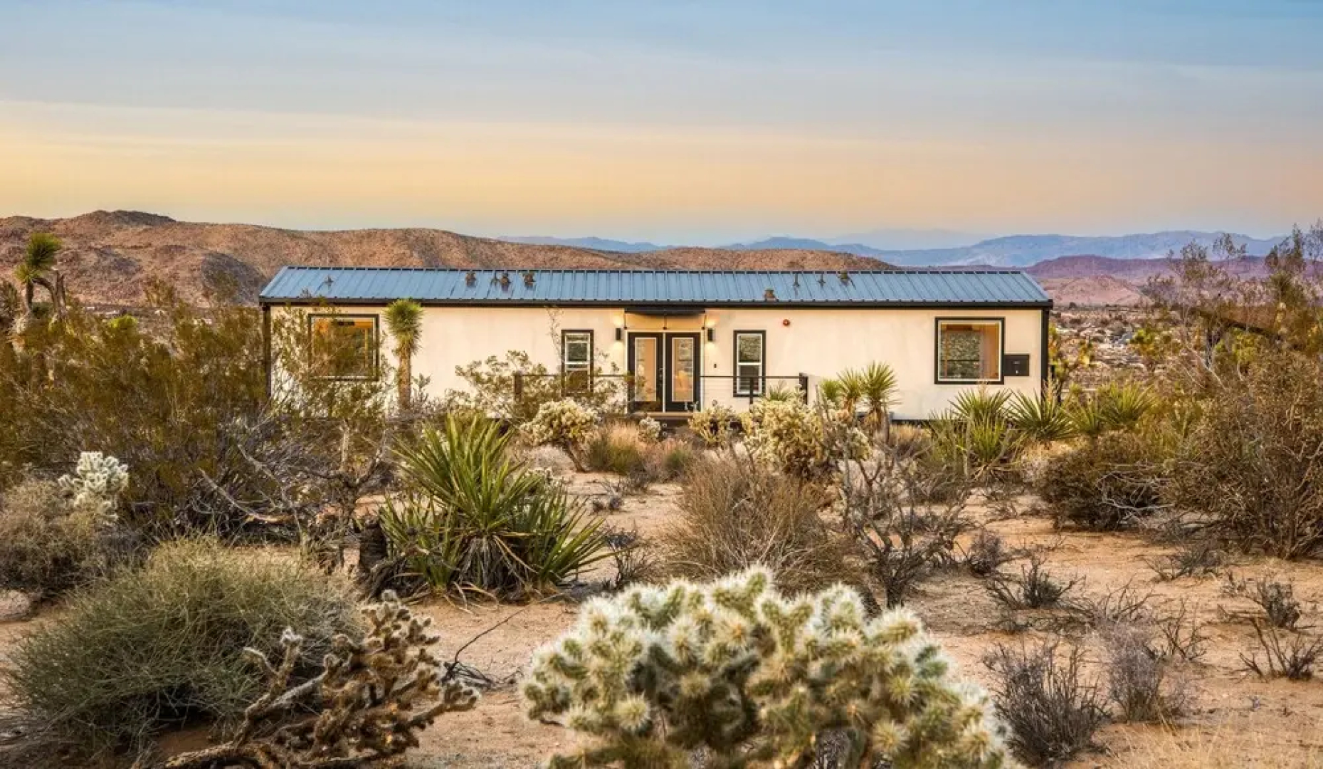 Sagebrush Bungalow - Modern Retreat W/hot Tub, Fire Pit And Bbq! 2 Bedroom Home by RedAwning