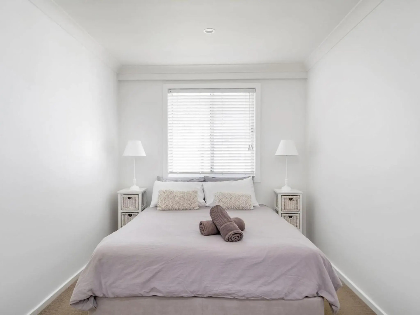 On The Beach at Vincentia 4pm Check Out Sundays