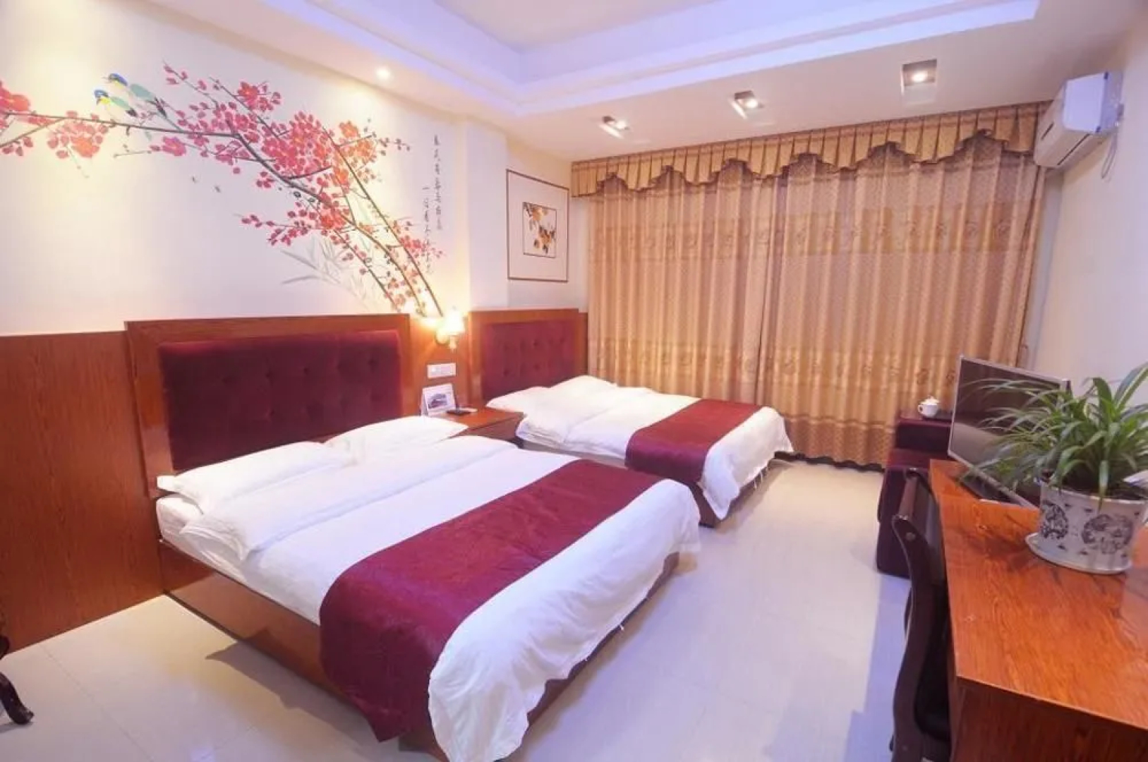 Danxia Mountain Shanghaojia Hotel