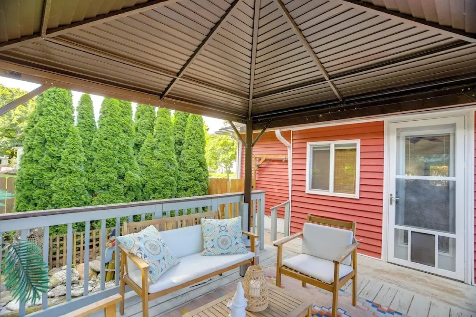 Steps to Lake Erie! Cedar Point Home Base w/ Deck
