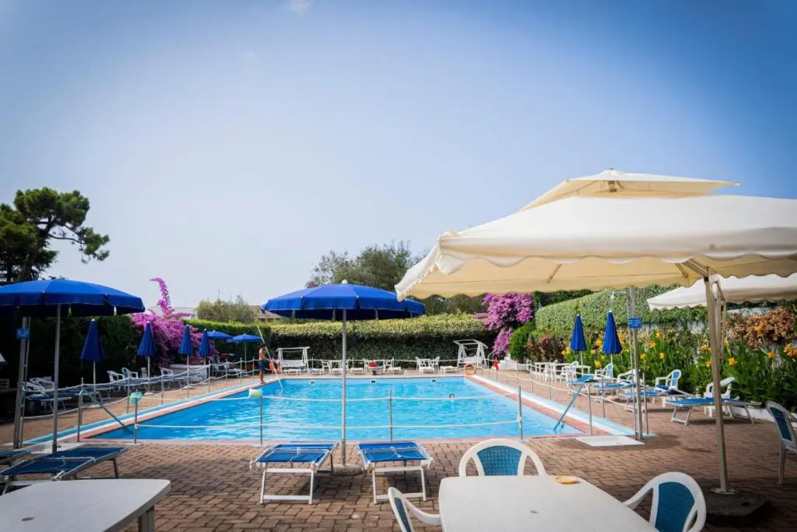 070 - Villa OLANDA con TERRAZZO VISTA MARE a 5 minuti SPIAGGIA con PISCINA CONDOMINIALE