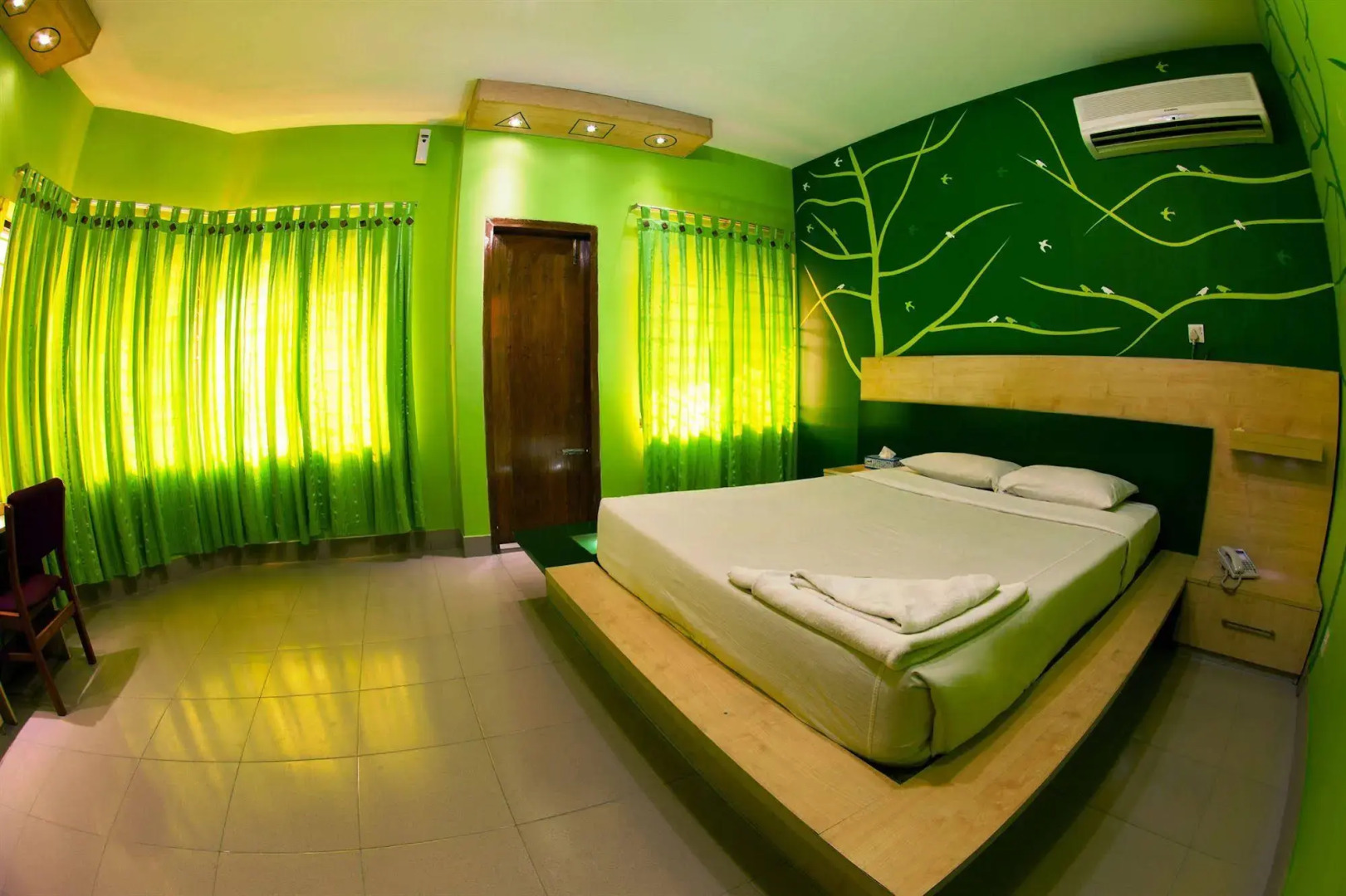 Hotel Tropical Daisy