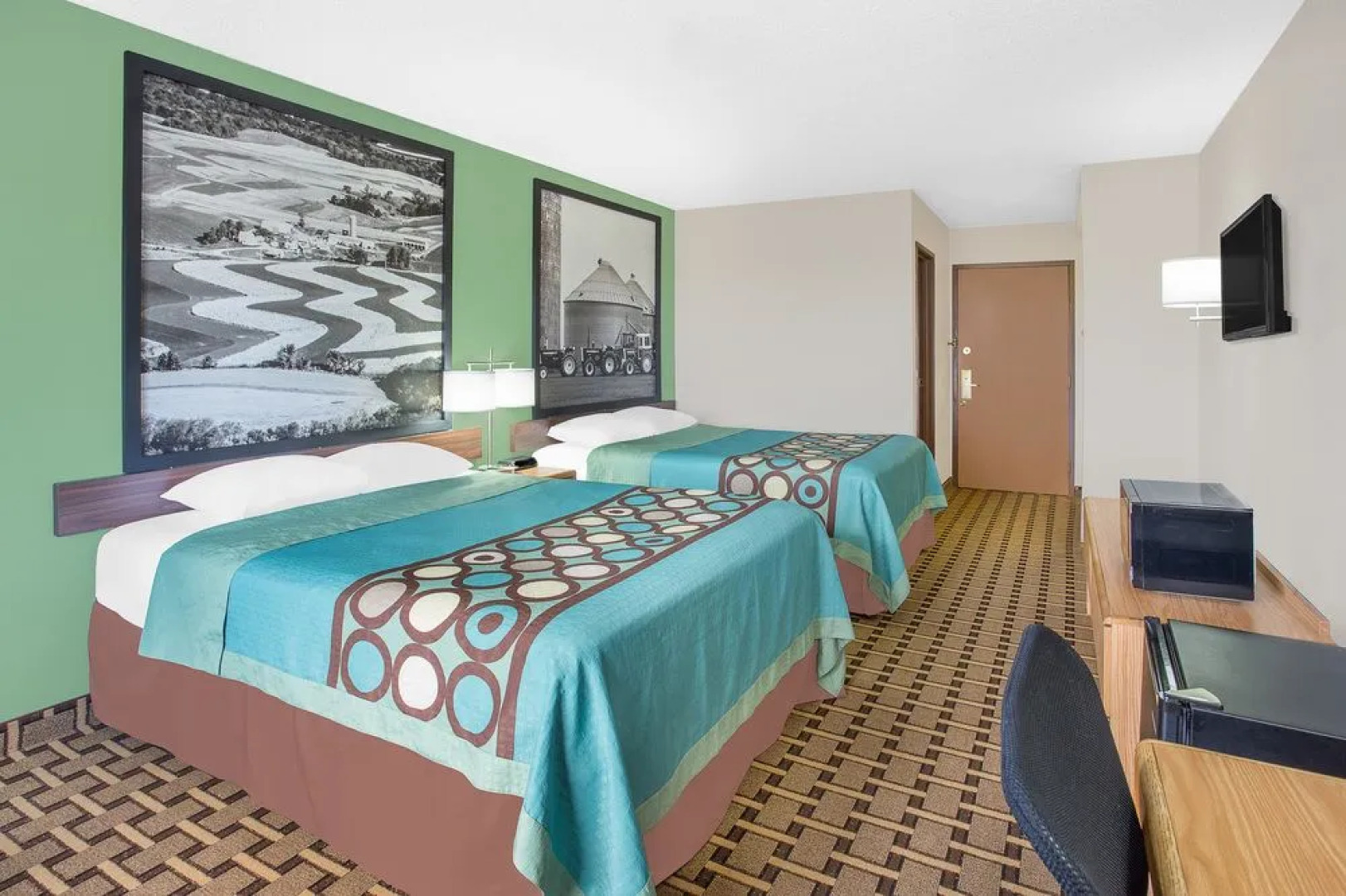 Super 8 Motel - Beaver Dam