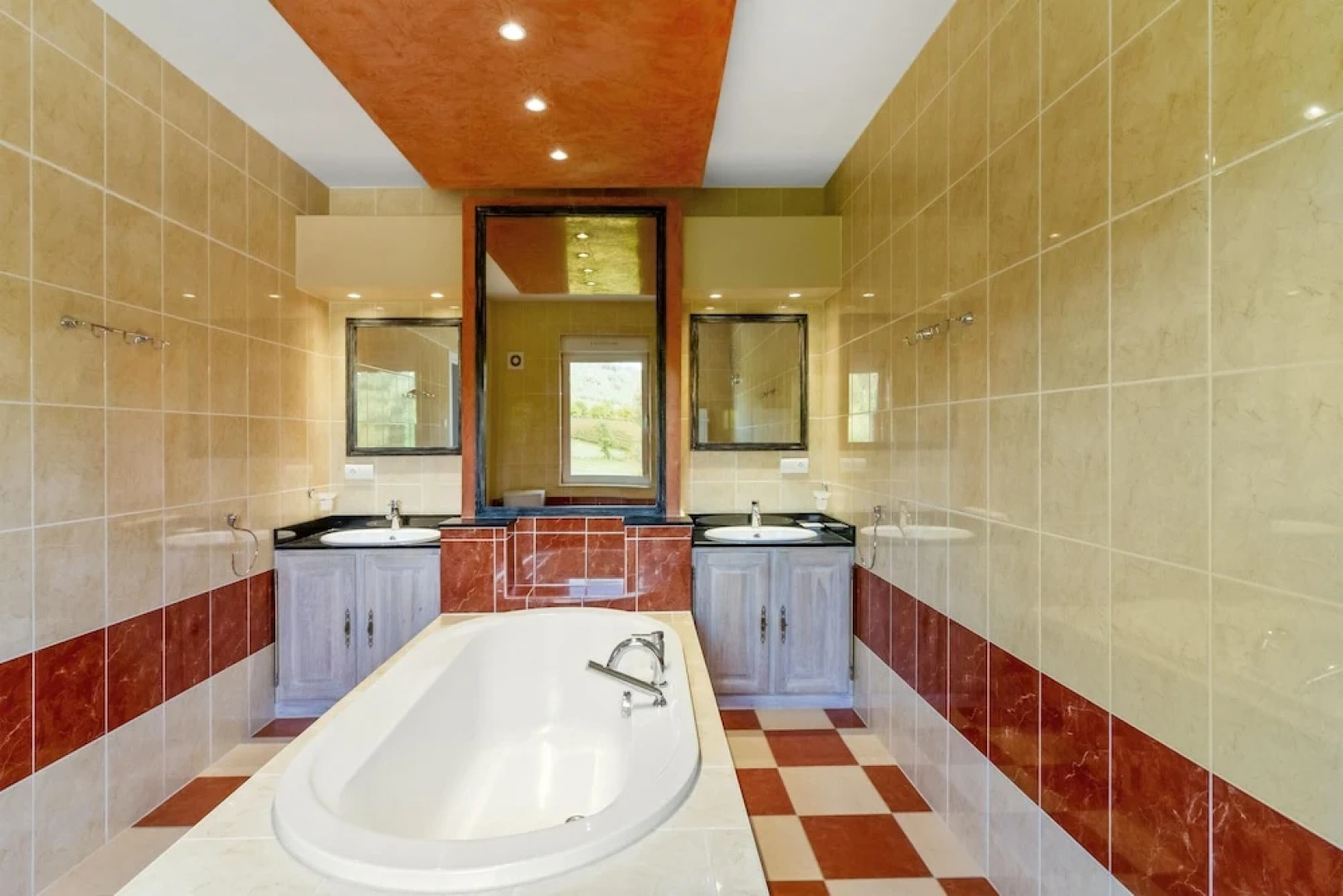 Villa With 4 Bedrooms in Prayssac, With Wonderful Mountain View, Priva