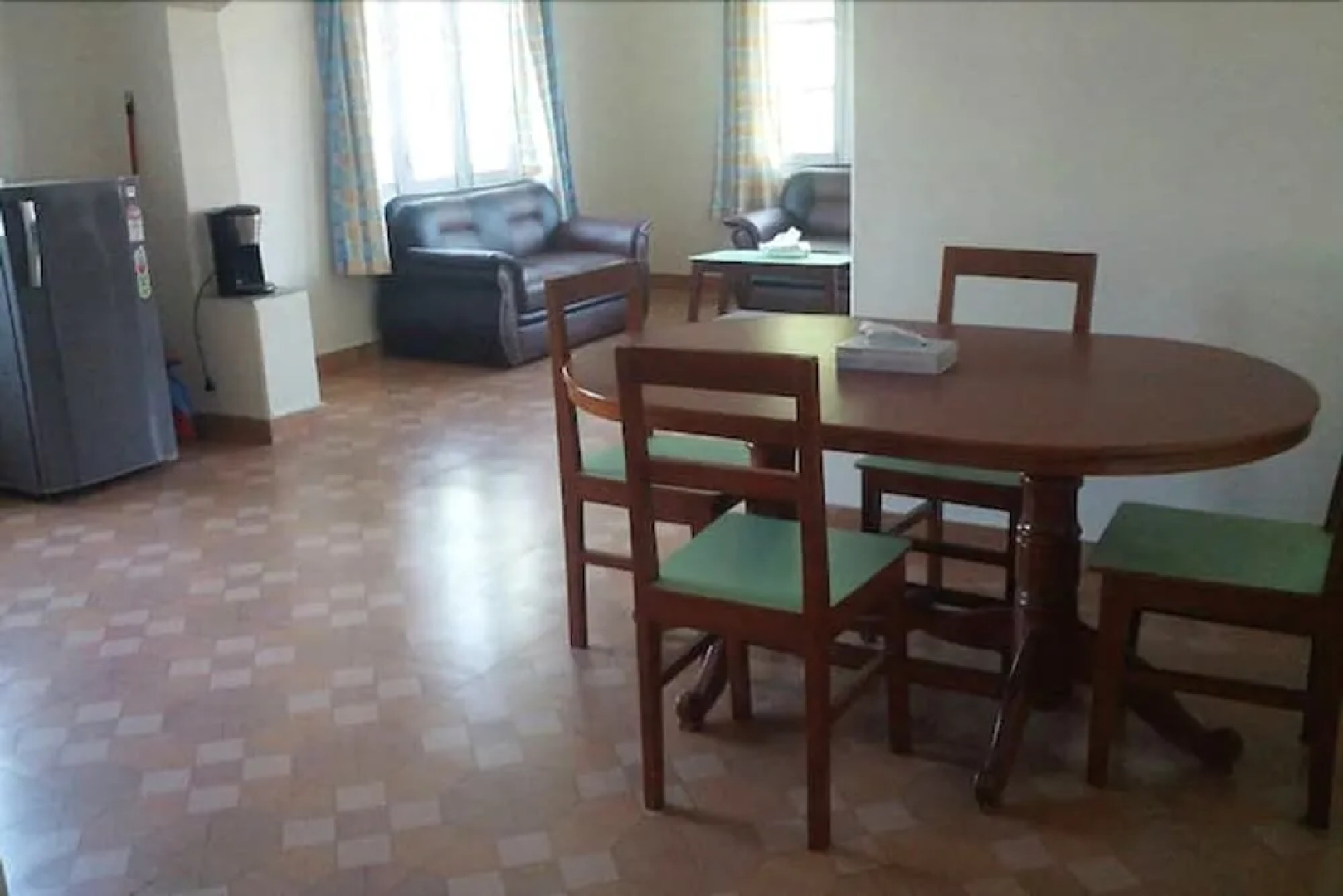 Lakeway Apartments and Rooms