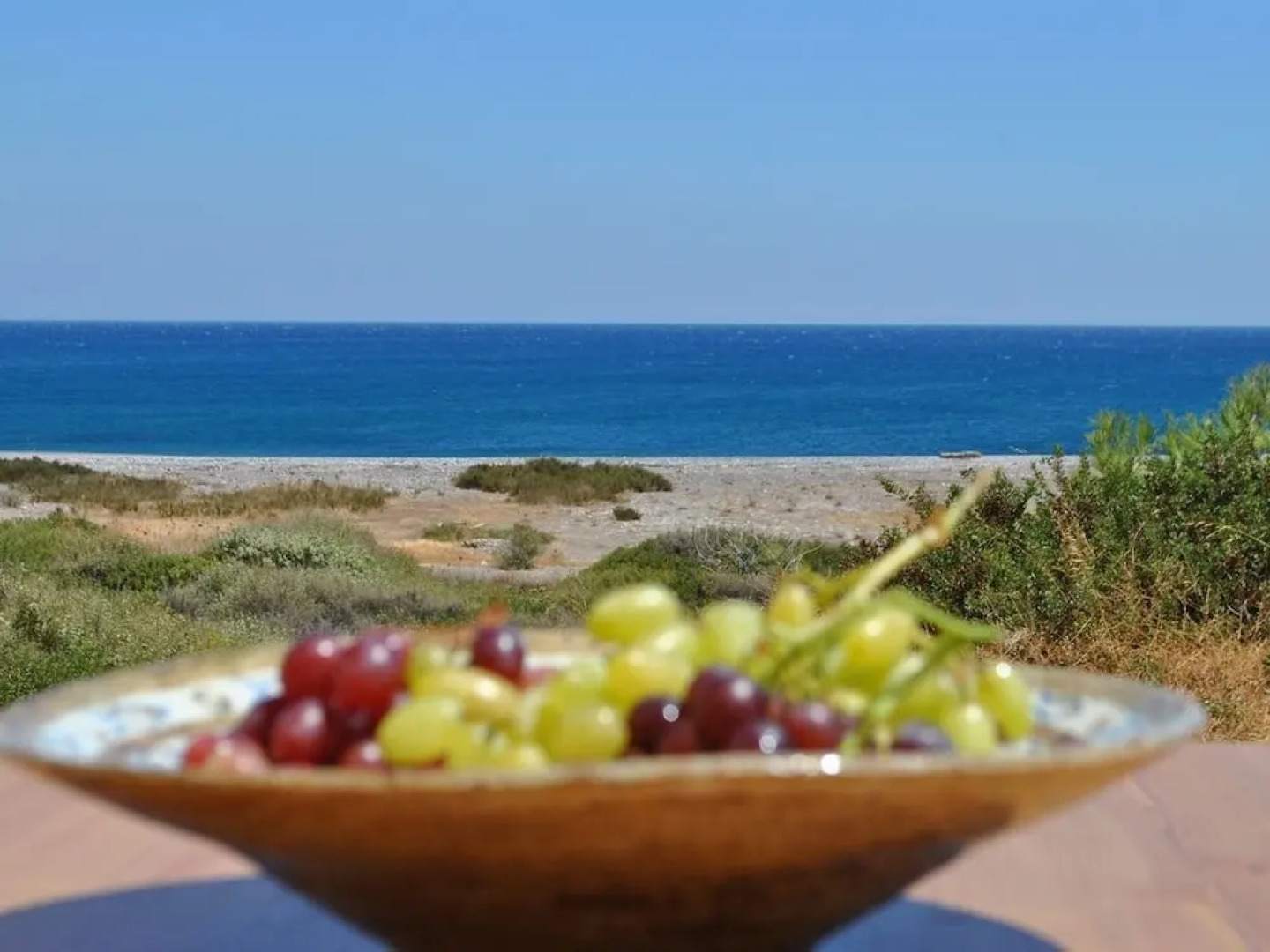 Live by the sea at House Almyra