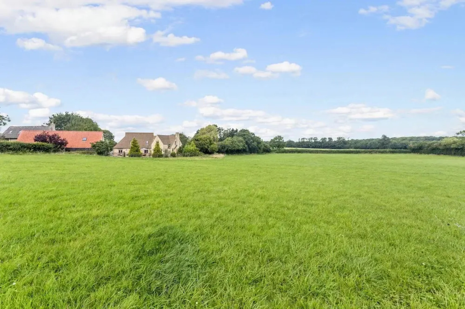 Spacious & Stylish Cotswold Family home