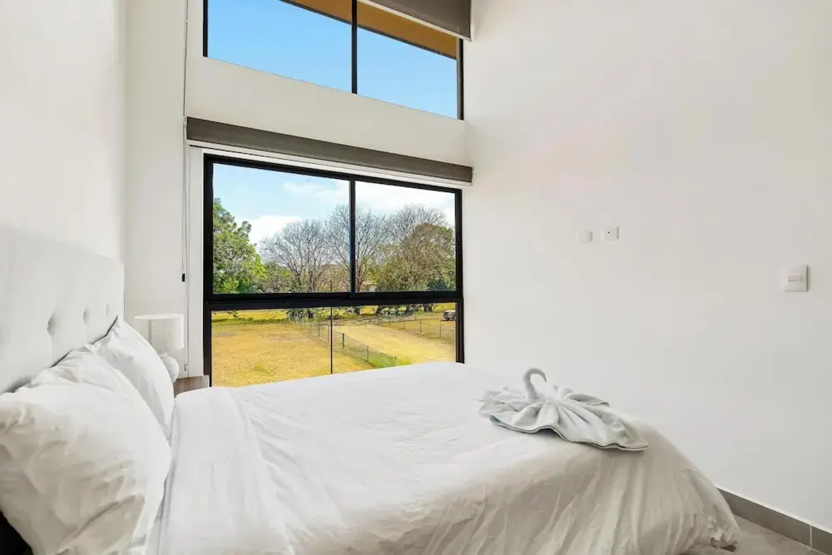 8 min walk to Beach Pool & Golf