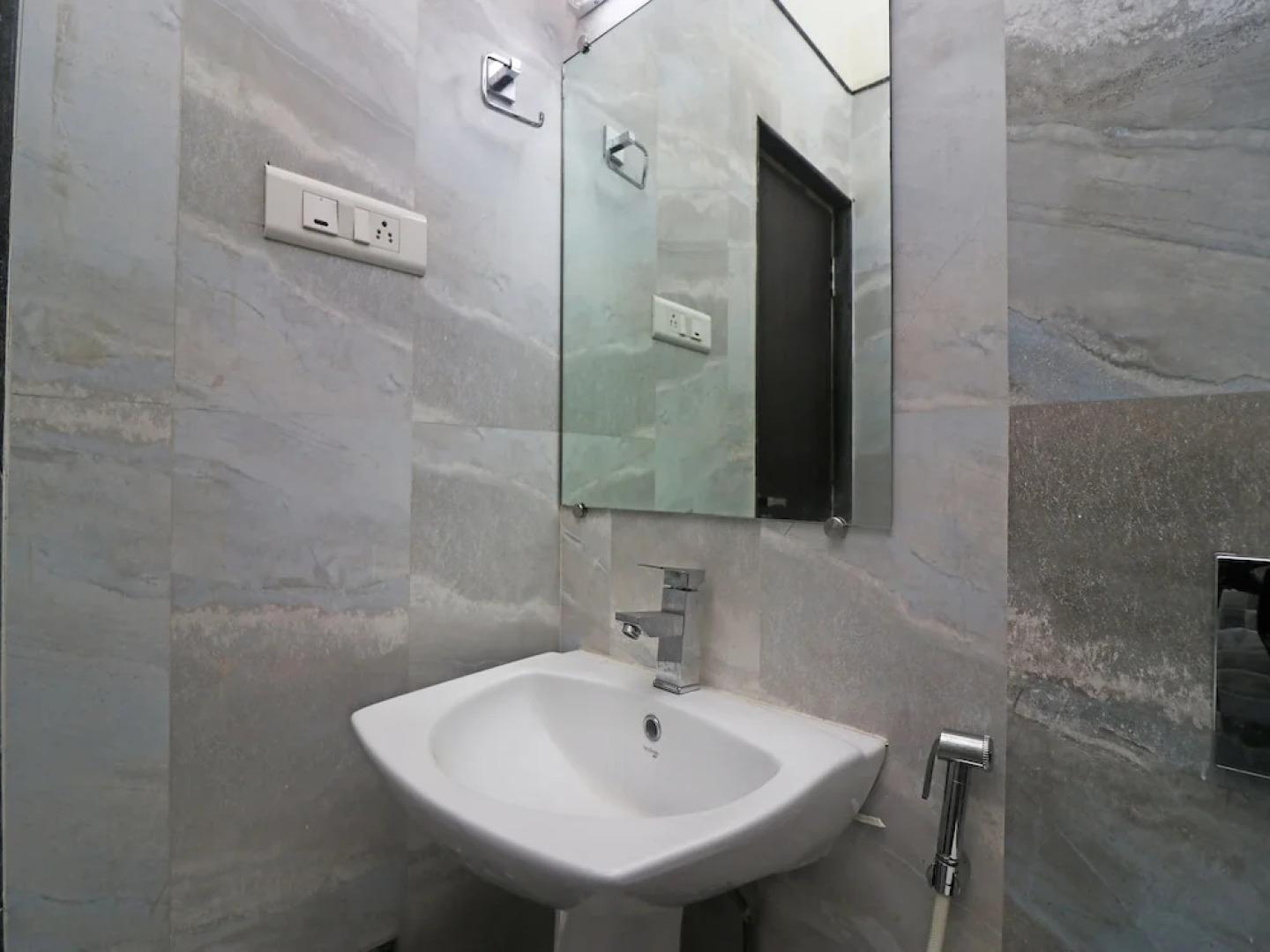 Capital O 40848 Hotel Mirabel