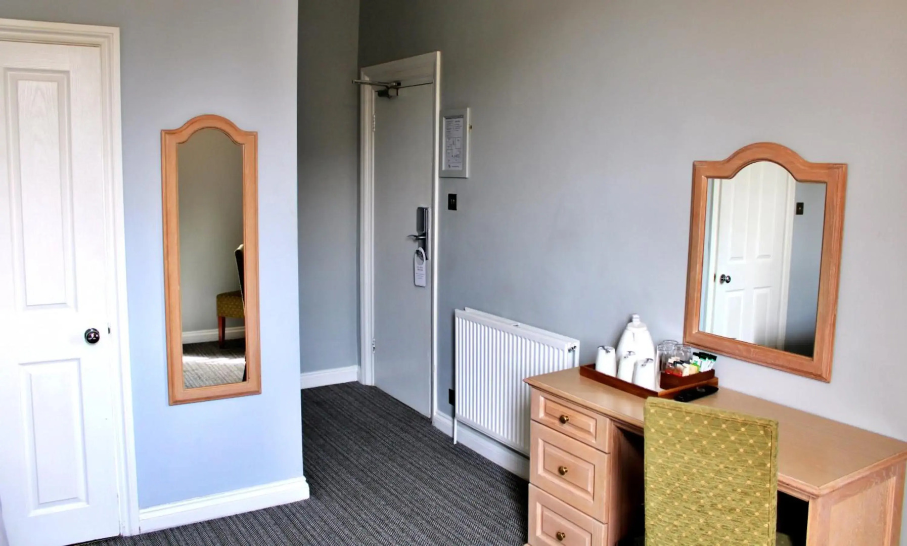 Victoria Square Hotel