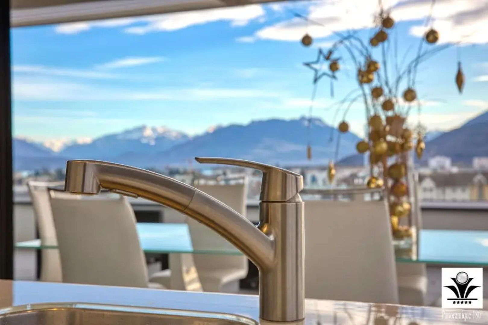 Panoramique 180 lac et montagne et Nid Secret spa romantique