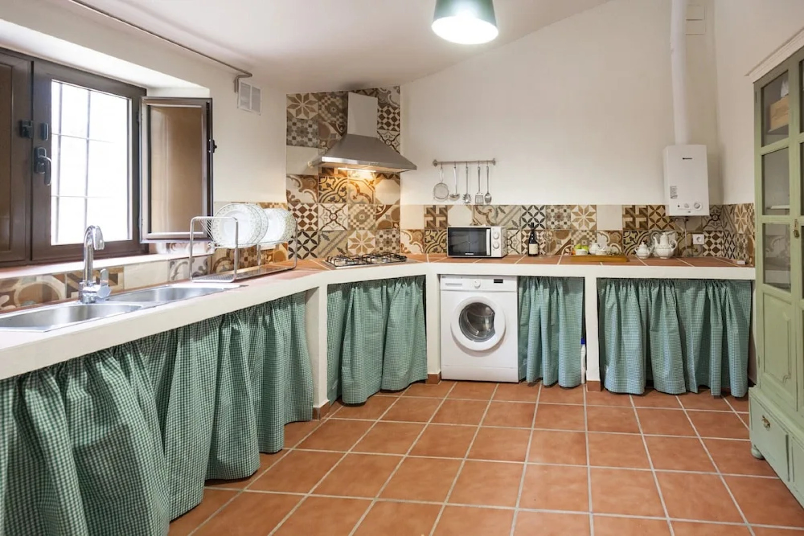 Villa San Nicolas Constantina Canovas