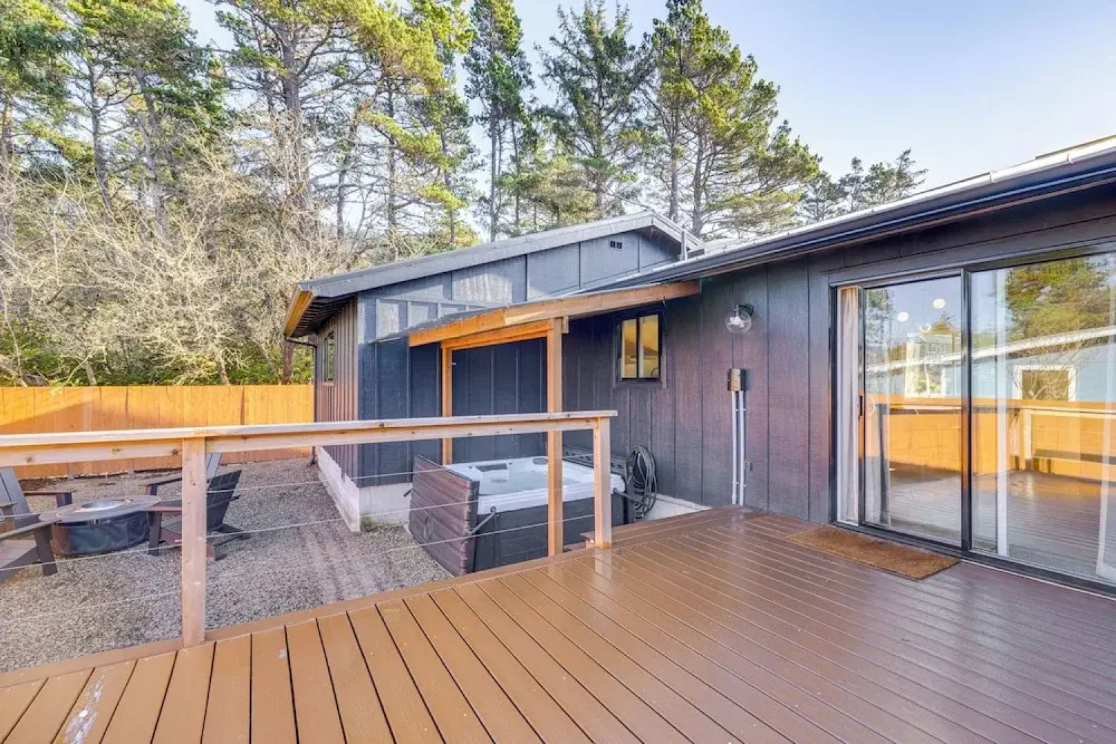 Modern Oregon Cottage w/ Hot Tub: Walk to Beach!