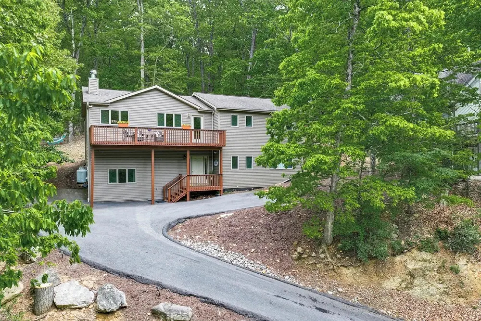 Spacious Massanutten Home w/ Hot Tub & Sauna!